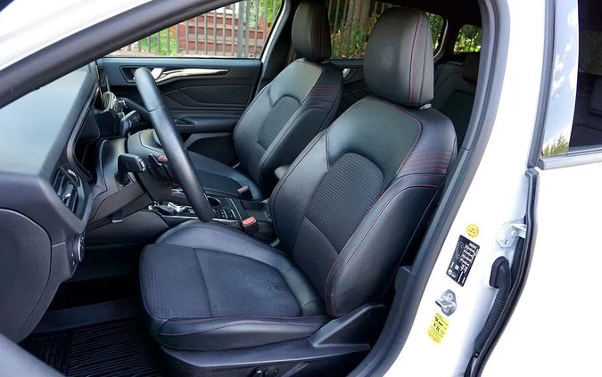 Ford Focus cena 71700 przebieg: 160000, rok produkcji 2019 z Płock małe 781